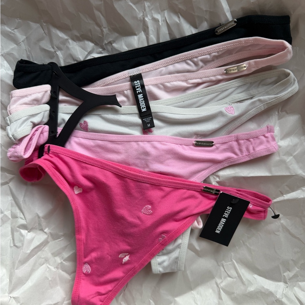 Steve Madden Multicolor Heart Thong Set (5pc)